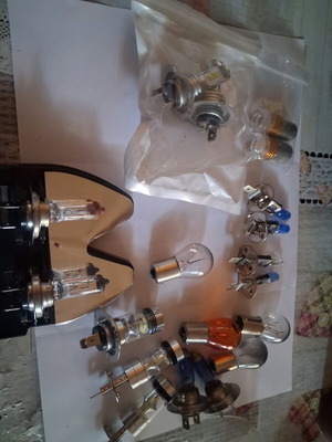 Λάμπες αυτοκινήτου Η7 Η1 σε άριστη κατάσταση για εμπρός και πίσω