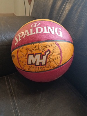 Spalding NBA Team Basketball Miami Heat size 7 used