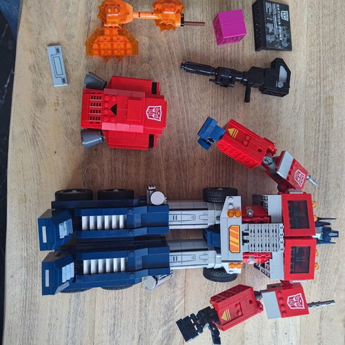 Lego Icons Optimus Prime (10302) like new