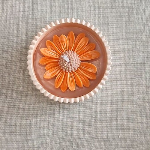 Daisy bomboniere new with candle in jar