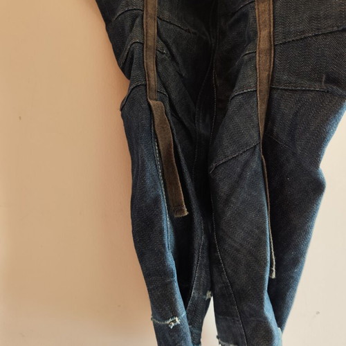 Attrattivo dark blue jeans XL, new with decorative seams