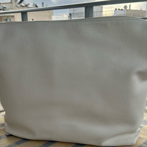 White leather shoulder bag new with adjustable strap