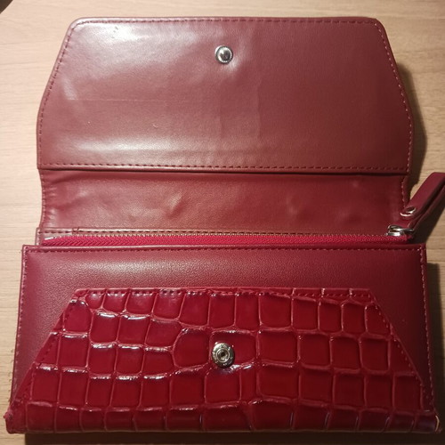 Michelle Moon red wallet like new