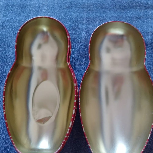 Lindt box in matryoshka shape used