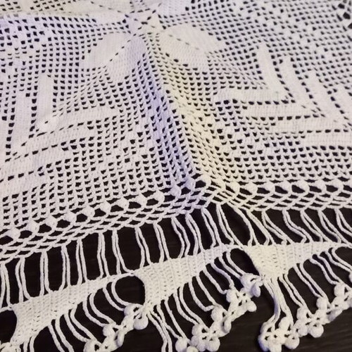 Handmade crochet table linens set of 2 like new