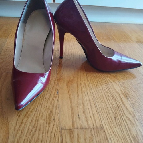 Heels like new, size 38, patent leather