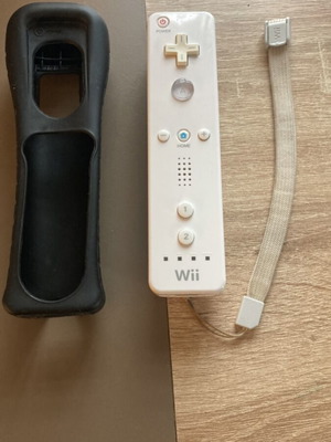 Nintendo Wii controller used in good condition