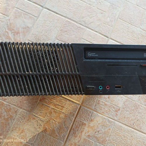 Lenovo ThinkCentre C2D 3.0 Ghz E8400 HDD 160Gb RAM 2GB used