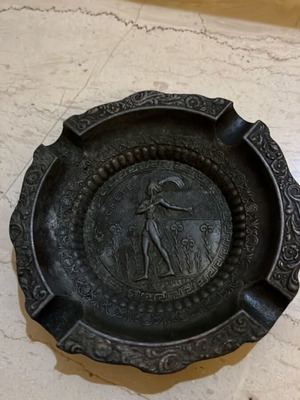 Μπρούτζινο τασάκι μεταχειρισμένο, αναμνηστικό από την Κνωσσό