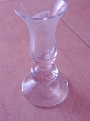 Γυάλινο κηροπήγιο σαν καινούργιο