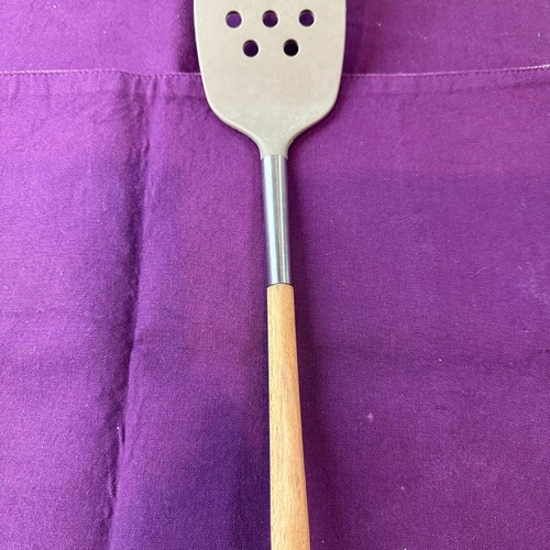 Silicone slotted spatula with wooden handle like new, 31 cm