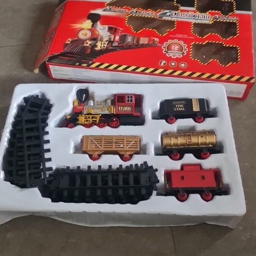 Large train set like new, complete and functional