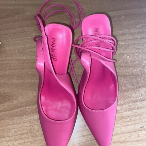 Misspap fuchsia pointed pumps like new, size 39