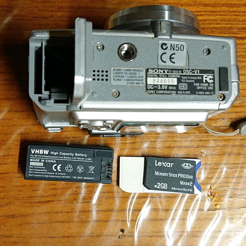 Sony DSC-V1 used compact digital camera with infrared feature