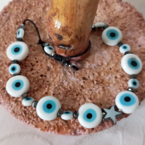 Handmade bracelet with eye beads and adjustable clasp, new