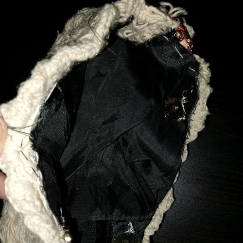 Handmade white crossbody bag like new with magnetic closure