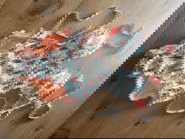 Ολοσωμο μαγιο floral με cut out