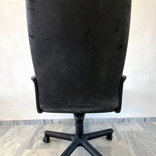 Executive office chair used with excellent mechanisms