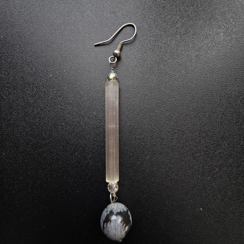 Women's dangling earrings like new, black, 7.5cm