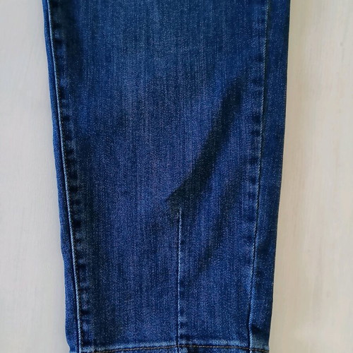Jean mom fit size M like new, blue