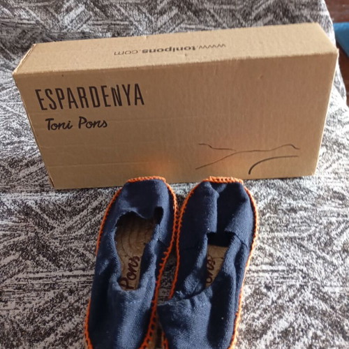Children's espadrilles size 25 like new, black and red