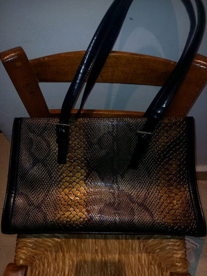 Shoulder bag like new with snake pattern