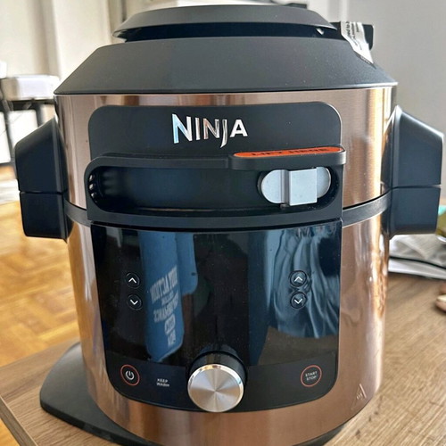Ninja Foodi MAX 14-in-1 SmartLid Multi Cooker 7.5L brand new