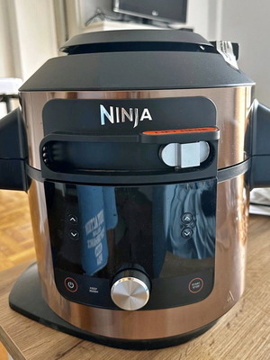 Ninja Foodi MAX 14-in-1 SmartLid Multi Cooker 7.5L brand new