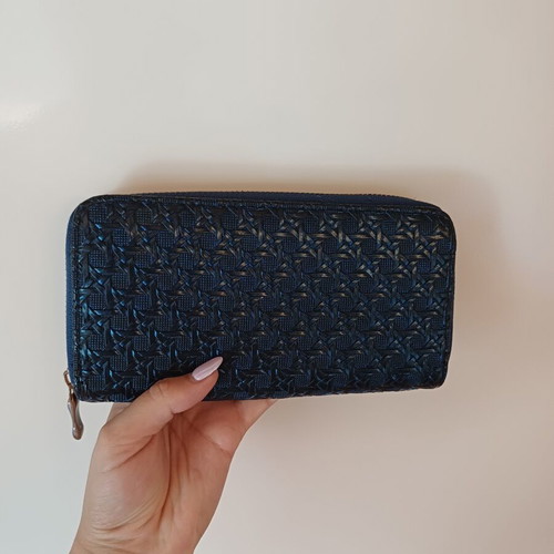Wallet like new, dark blue color