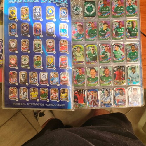 Collectible football and Fortnite albums like new, 2 pieces