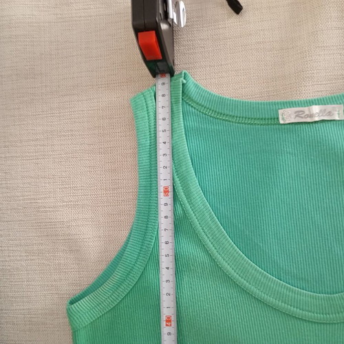 Sleeveless T-shirt used, size M, green and yellow