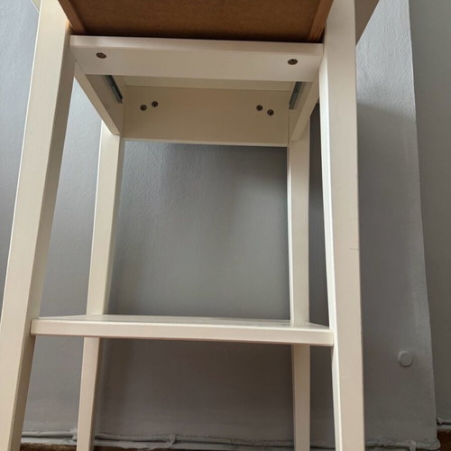 Decorative coffee table like new with drawer and shelf