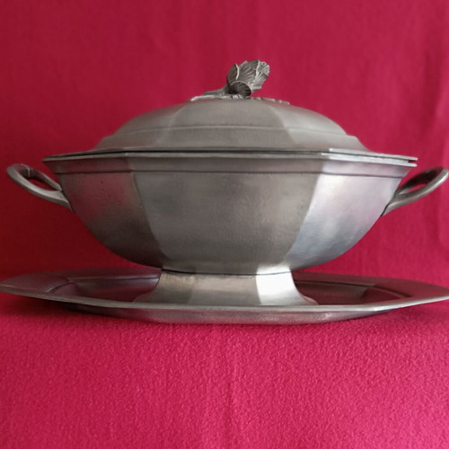 Vintage pewter soup tureen and tray from France like new