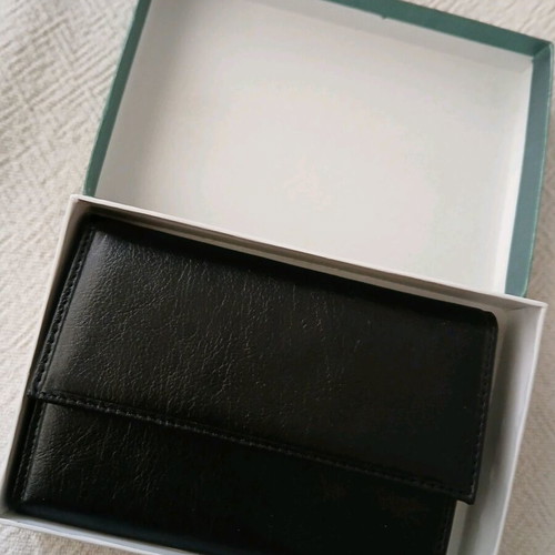 Leather wallet new black with multiple compartments