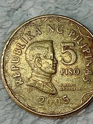 Philippines 5 Piso Coin 2005 used