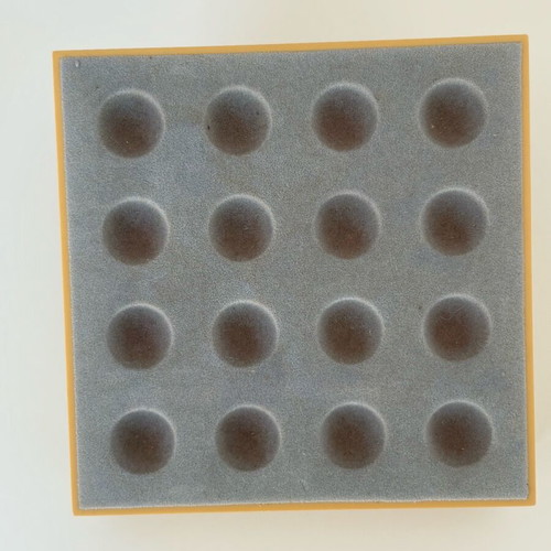 Display stand used for small stones or pendants