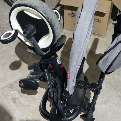 QPlay Rito folding toddler tricycle used, 10+ months