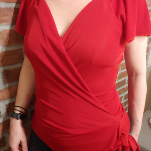Best Manuel blouse ruby wrap used, size M