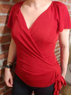 Best Manuel blouse ruby wrap used, size M