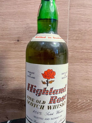 Highland Rose Fine Old Scotch whisky new, vintage 75cl collectible
