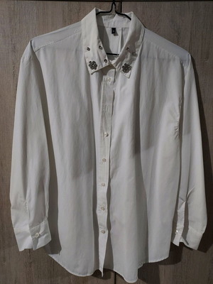 Women's white shirt with stones on collar size L like new