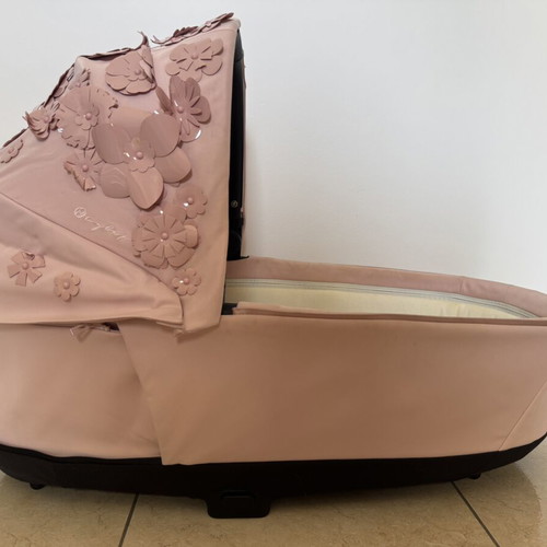Cybex Simple Flower Collection stroller with basinet