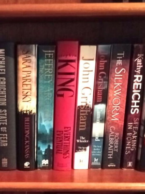 Collection of 10 English Large-Size Books like new, crime and legal thrillers