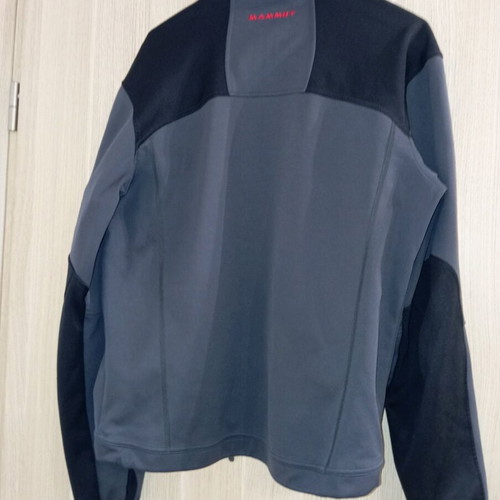 Mammut women's jacket size M like new windbreaker