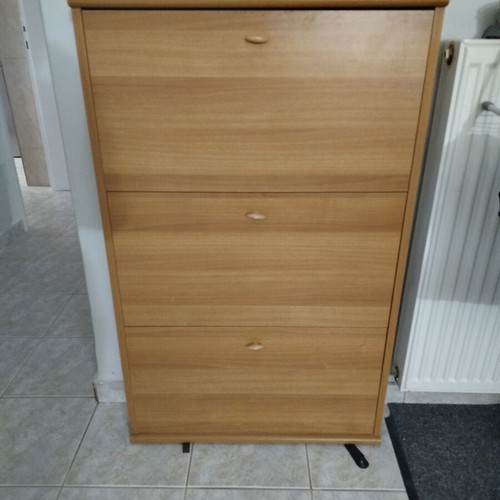 Shoe rack like new with repaired plastic on last shelf