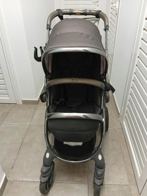 Egg 2 in 1 stroller and carrycot like new with detachable luggage and cup holder