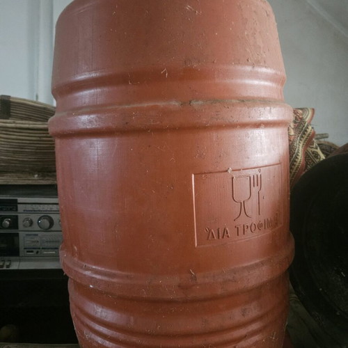 Large containers like new, large quantity
