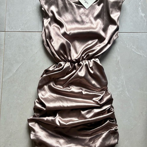 Please dress beige new, size M 38 10 with gathers