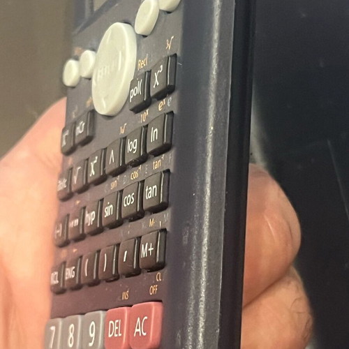 Deli 1710 scientific calculator like new