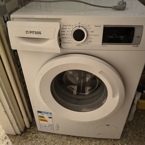 Kitchen set with LG fridge, Hotpoint Ariston stove, Pitsos washing machine like new